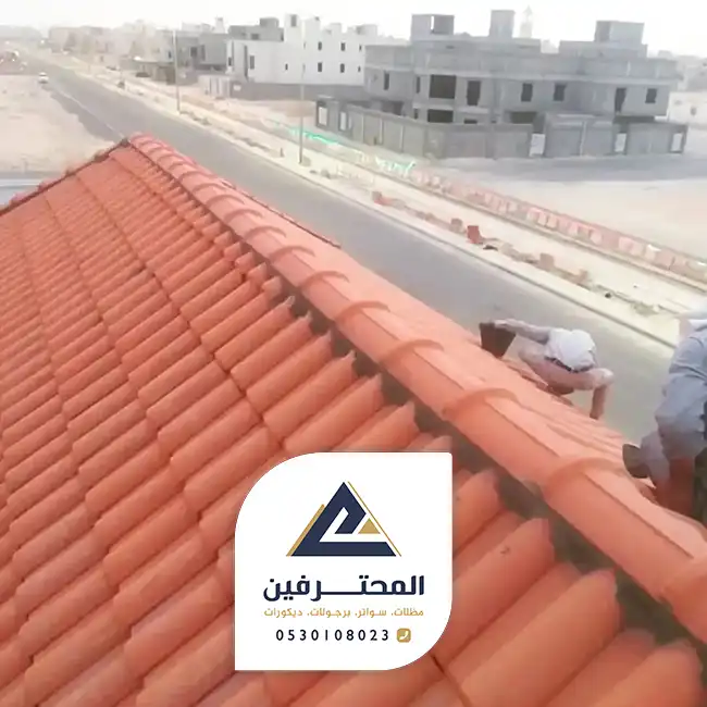 فني تركيب قرميد في جده
